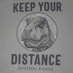 JURASSIC WORLD UNIVERSAL STUDIOS T-REX KEEP DISTANCE - GREEN 2XL T-SHIRT L366
